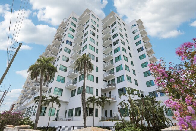 Photo - Vantage St. Pete