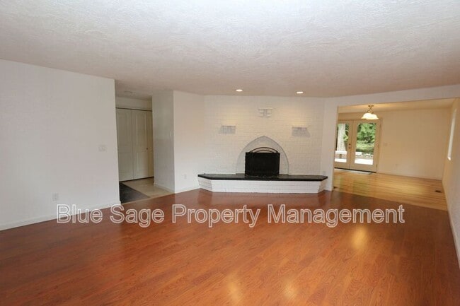 Photo - 192 Sunset Pl