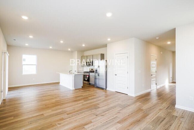 Photo - 554 Torrey Pines Ln