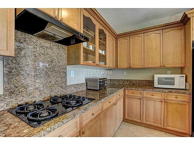 Photo - Stunning & Spacious Home with Park Views and Pool!