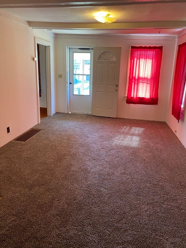 Photo - Two Bedroom House in Alton