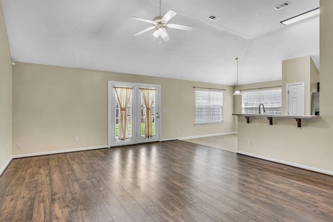 Photo - 3 Bedroom 2 Bathroom Home in Hampton Place...