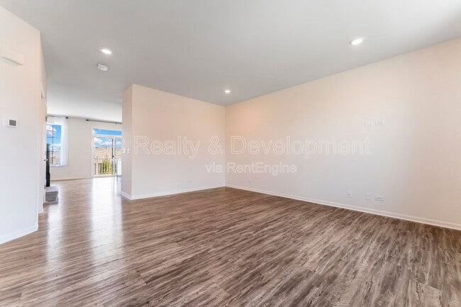 Photo - 596 Cimmaron Cir