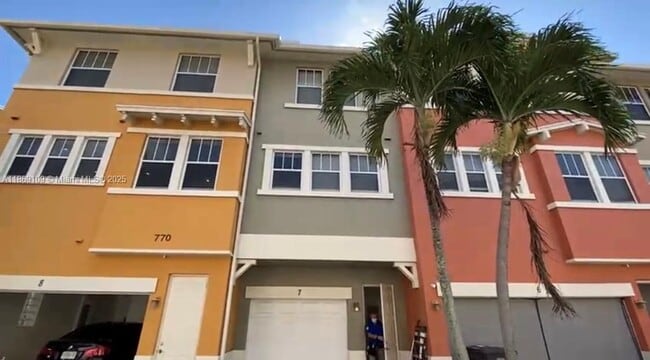 Photo - 770 Millbrae Ct