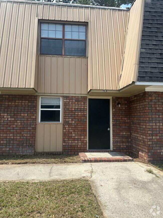 Building Photo - 902 W Pine St Rental
