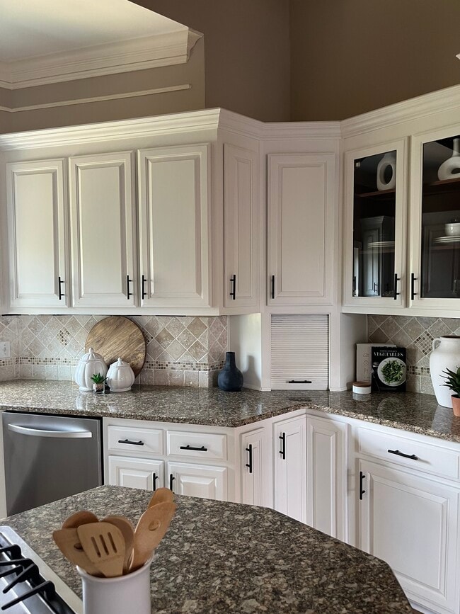 Photo - 5172 Remington Dr Unit remington