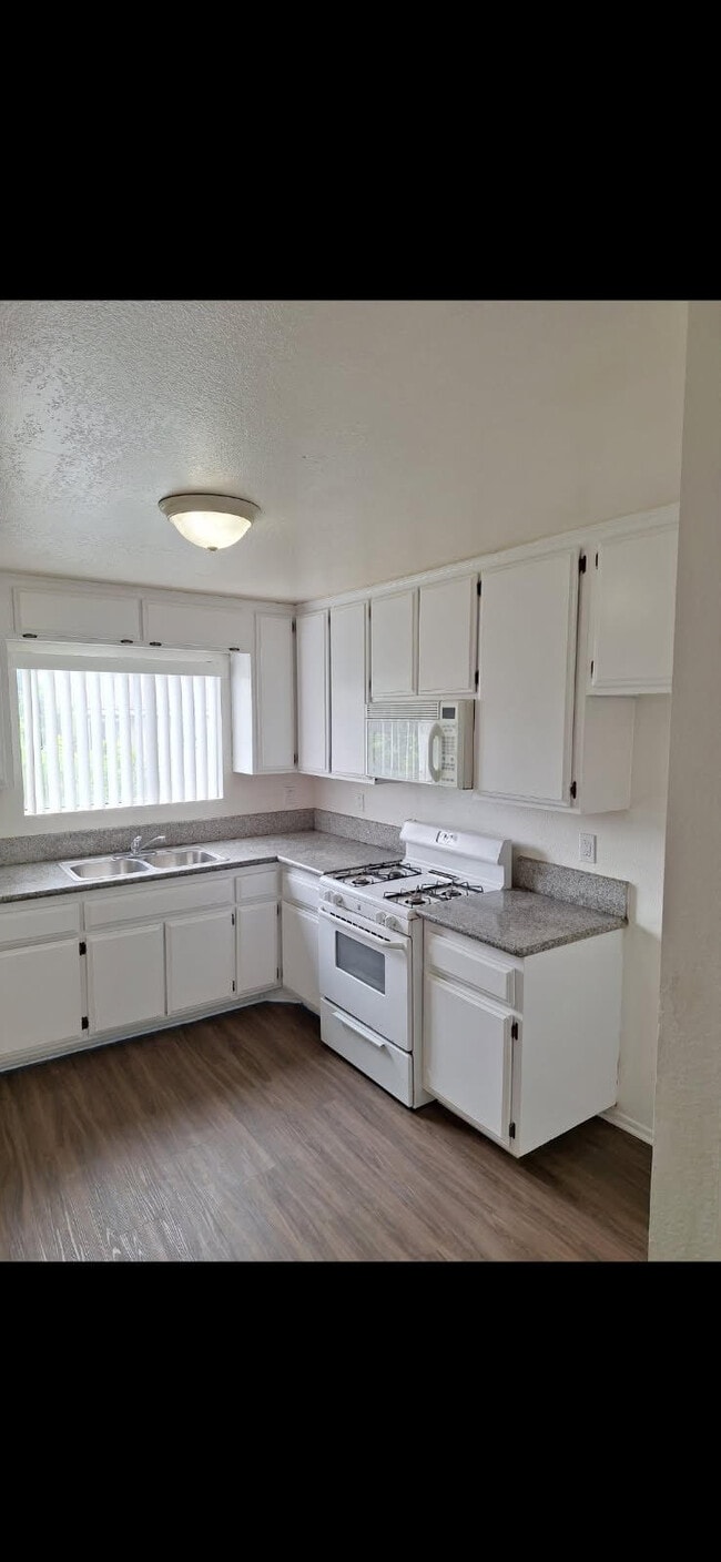 Photo - 124 Perou St Unit 117