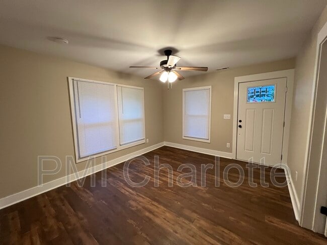 Photo - 804 Fairview St