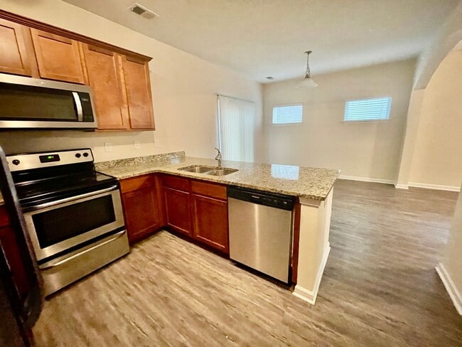 Photo - 244 Village Creek Way