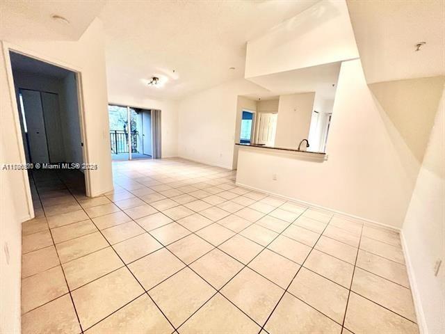 Photo - 2496 Centergate Dr