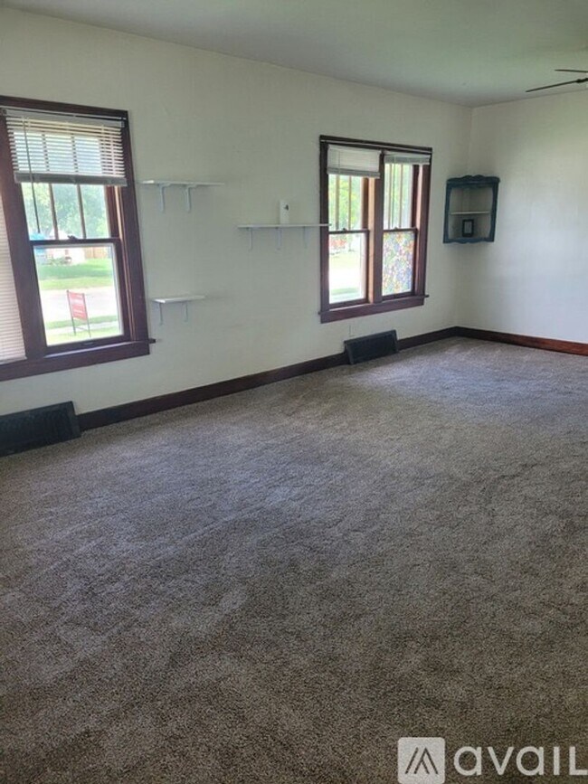 Photo - 2 Bd 1 Ba House in Beatrice Available in J...