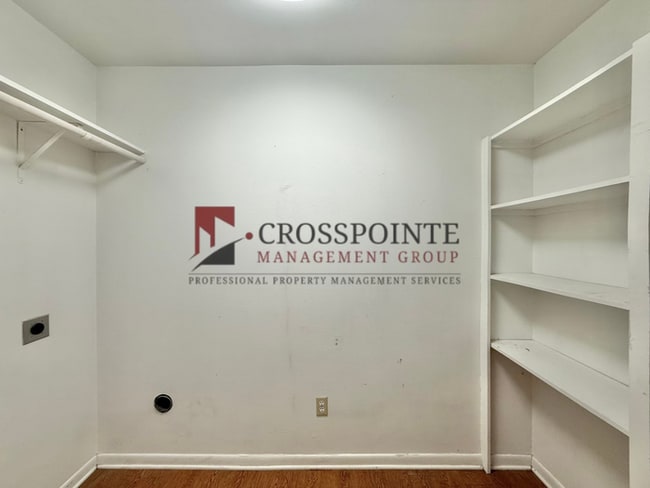 Photo - 3 Bedroom, 2 Bathroom Duplex!