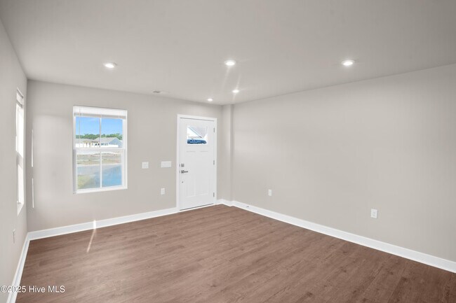 Photo - 3111 Edgehill Dr
