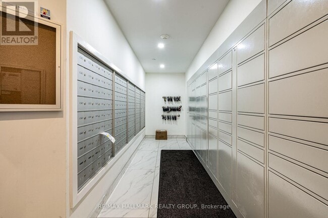 Photo - 15 Queen St S Unit 1006