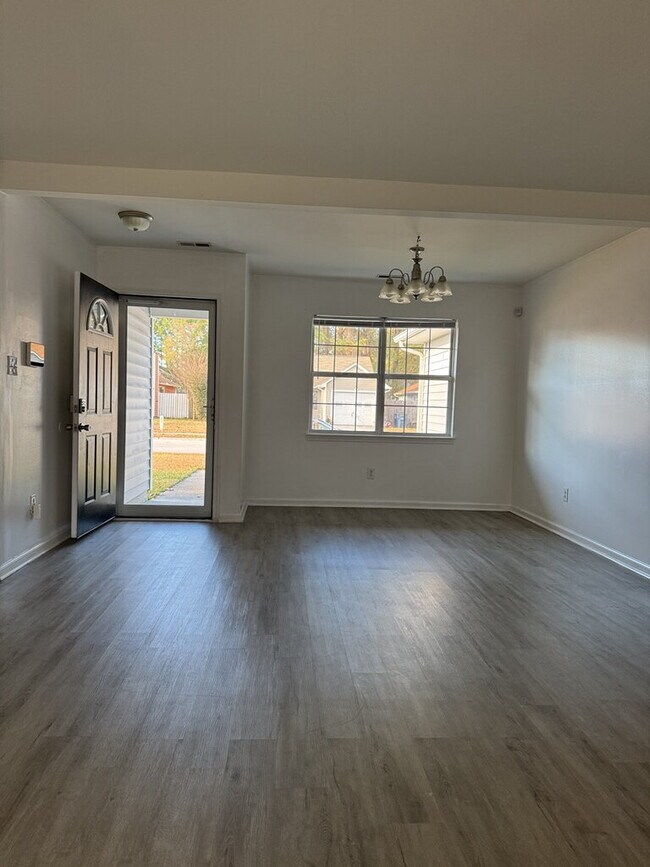 Photo - Beautiful 3 Bedroom, 2 Bath Home-3016 E. Windgate Ct.