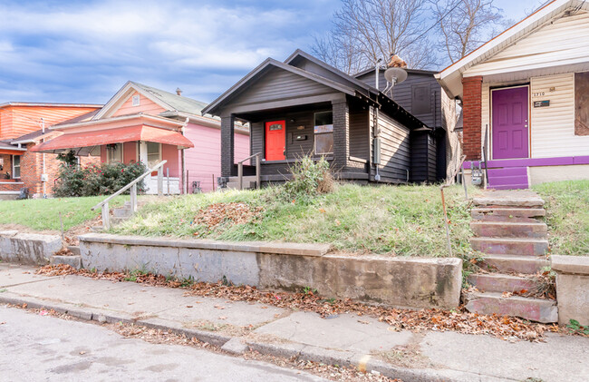 Photo - 1708 W Oak St House