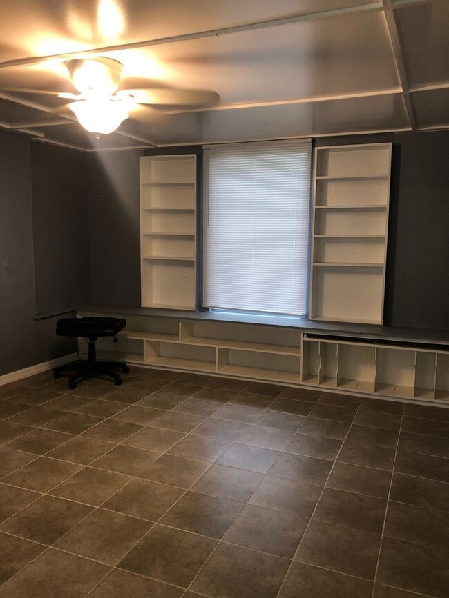 Photo - 2201 S Park Ave Unit 2201 S. Park Avenue "A"