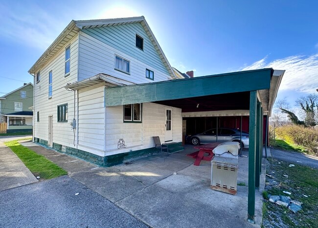 Photo - 411 Bartram Ave