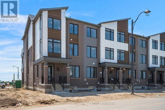 Photo - 50 Thornbird cres