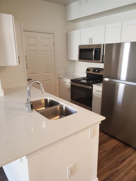 2x2 Canyon Renovated Kitchen
