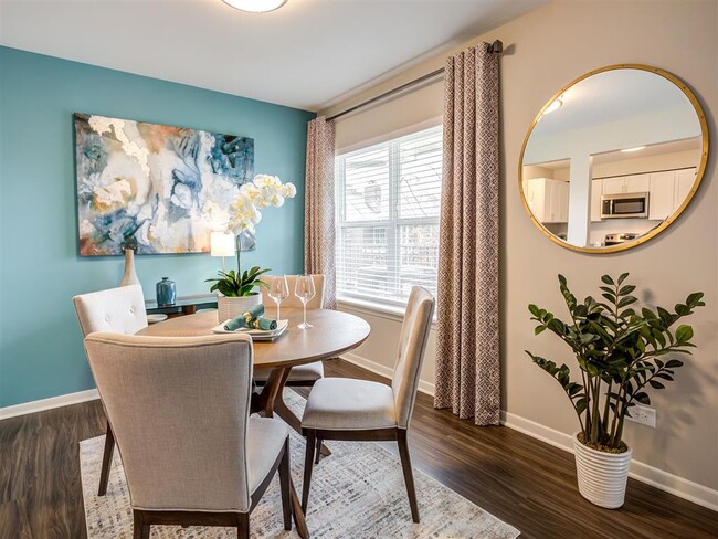 Spacious Dining Area - Orion Arlington Lakes Apartments