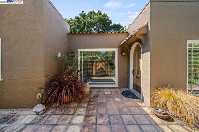 Photo - 769 Vincente Ave
