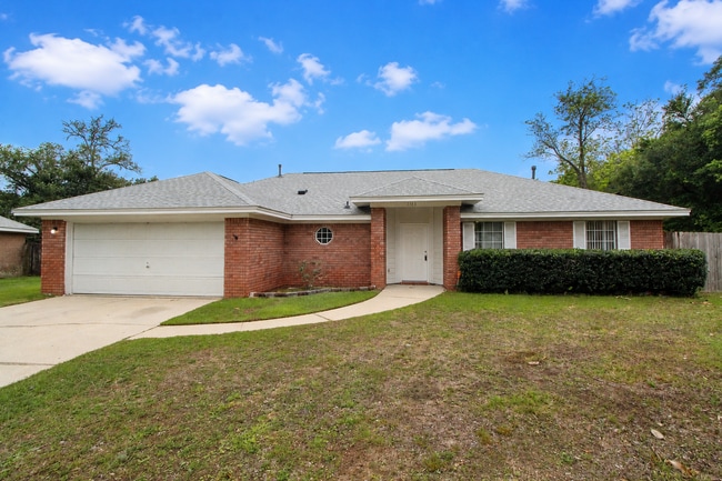 Building Photo - West Pensacola Brick Home with Vaulted Ceilings, Split Floor Plan, Open Living Design & Easy Acce...