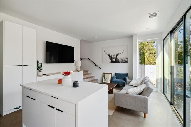 Photo - 7505 Wynne Ln