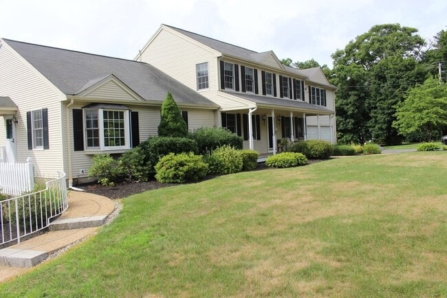 Photo - 1 Rennie Dr