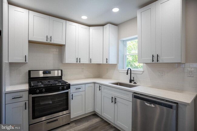 Photo - 2521 S Dewey St