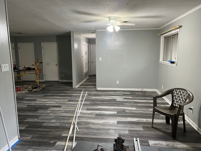 Photo - 2217 Lakeland St