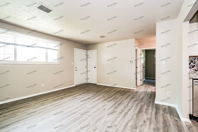 Photo - 5203 Drivemere Rd