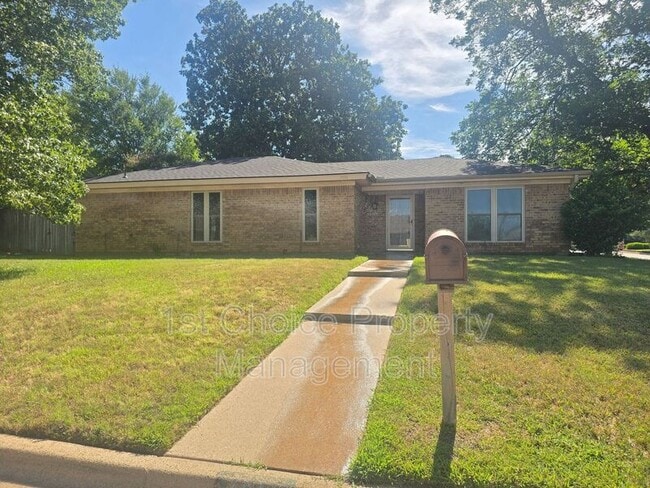 Building Photo - 1911 Green Meadow Ct Rental