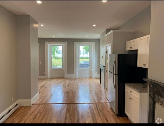 Building Photo - 72 3rd St Rental