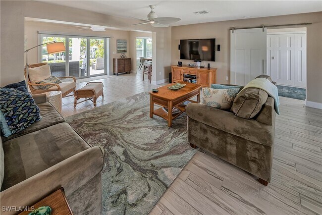 Photo - 1540 Curlew Ave