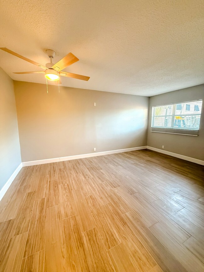 Building Photo - 225 Danube Ave Rental