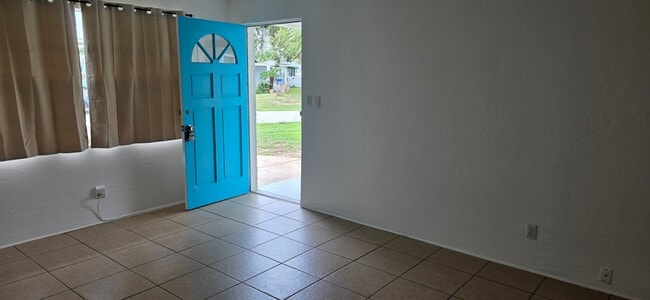 58 Tropical Dr