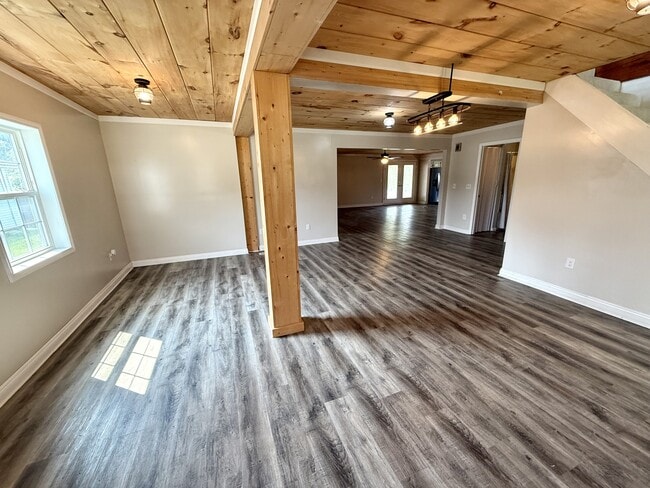 Photo - 690 Floyd Switch Estesburg Rd