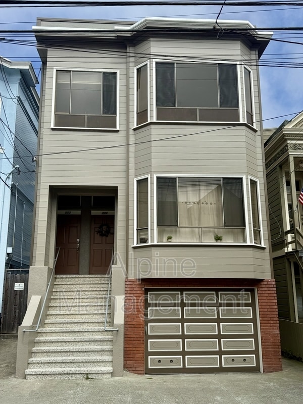 Building Photo - 272 4th Ave