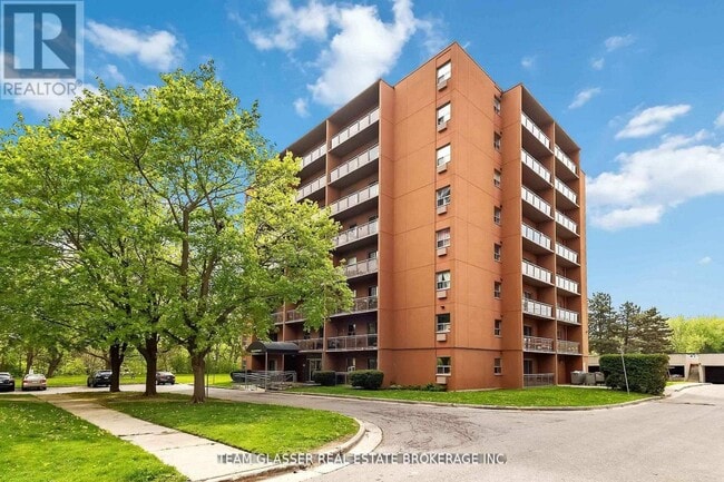 Photo - 1560 Adelaide St Unit 132