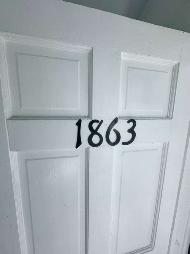 Building Photo - ***TWO WEEKS FREE*** Charming 2BR Home for Rent in Jacksonville – Prime Investment Opportunity!