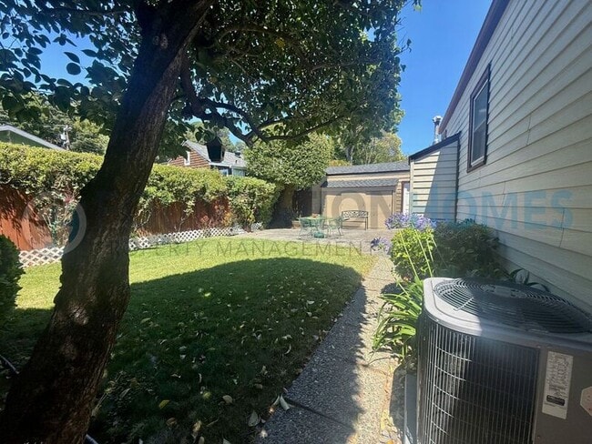 Photo - 130 Suffield Ave