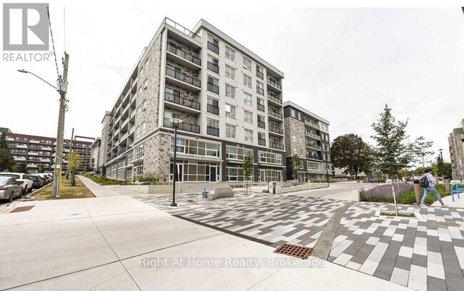 Photo - 275 Larch St Unité B311