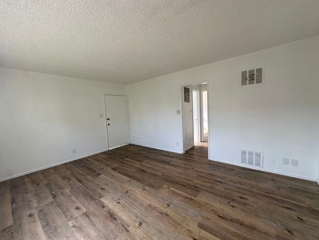 Photo - 2027 Ridgeley Dr Unit 2A