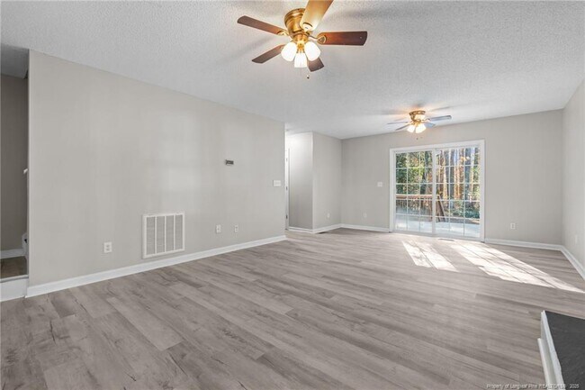 Photo - 82 Stonecliff Ln