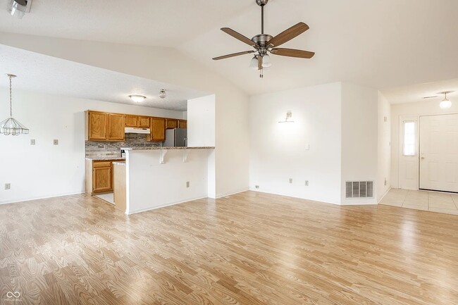 Photo - 1911 E Maple Park Dr