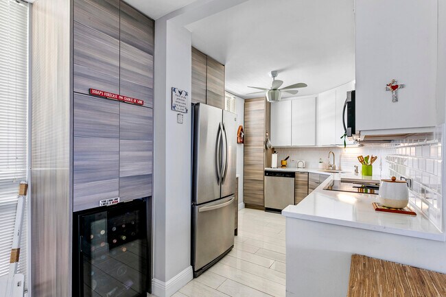 Photo - 132 Lakeshore Dr Unit 220