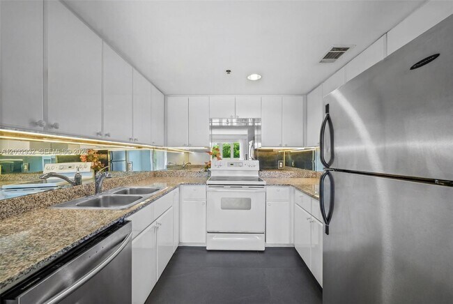 227 Michigan Ave Unit 304
