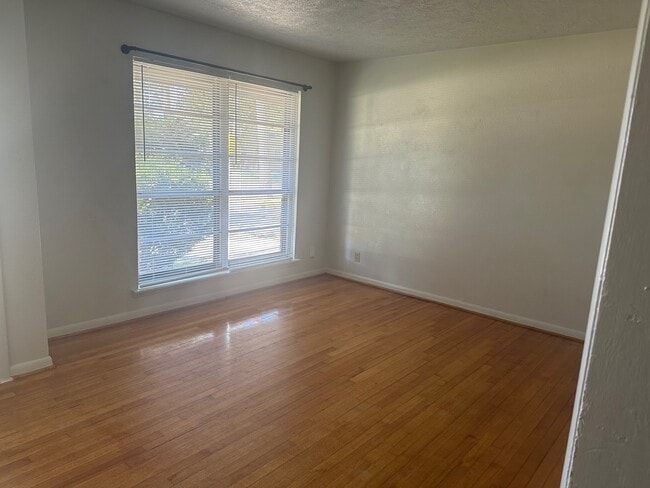 Photo - 319 Chestnut St