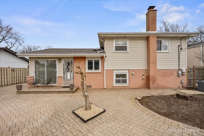 Photo - 458 N 5th Ave